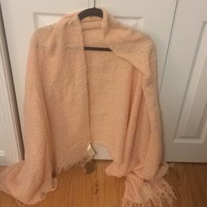 NWT✨Lovely pink wrap. Super cozy for winter